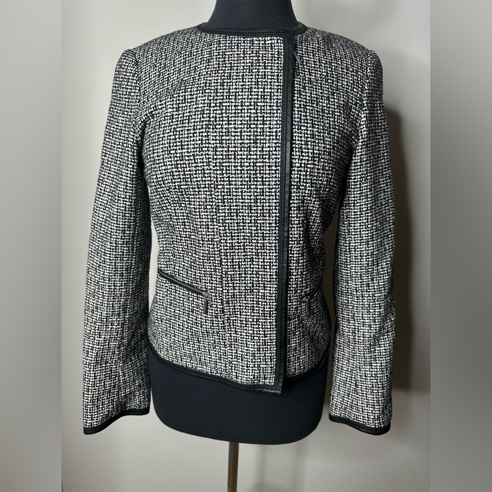 Lafayette 148